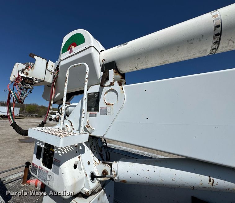 image for item DO0771 2008 International 4300 bucket truck