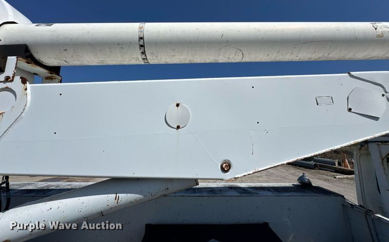 image for item DO0771 2008 International 4300 bucket truck