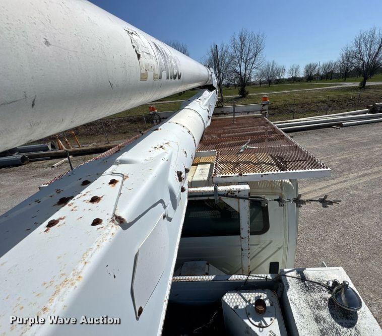 image for item DO0771 2008 International 4300 bucket truck