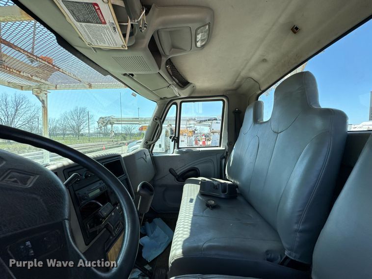 image for item DO0771 2008 International 4300 bucket truck