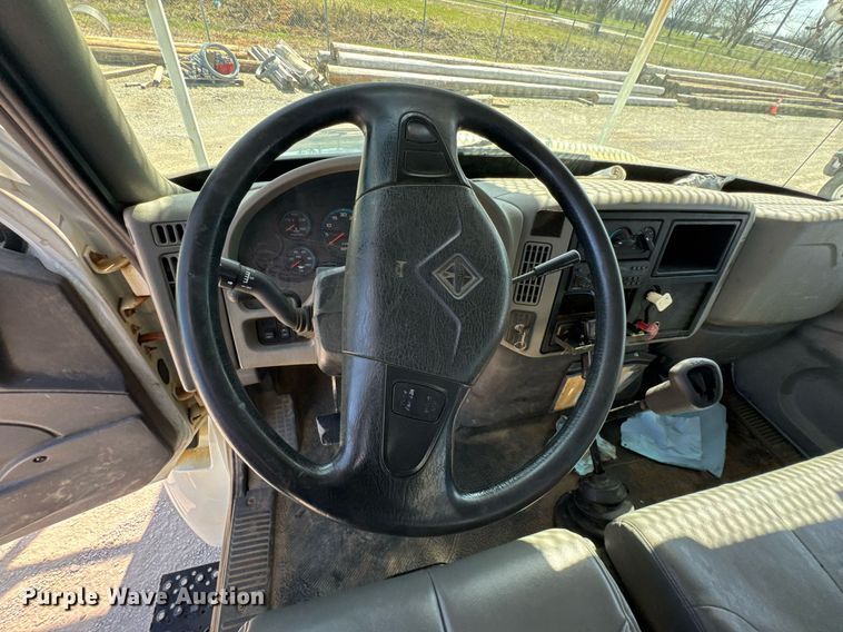 image for item DO0771 2008 International 4300 bucket truck