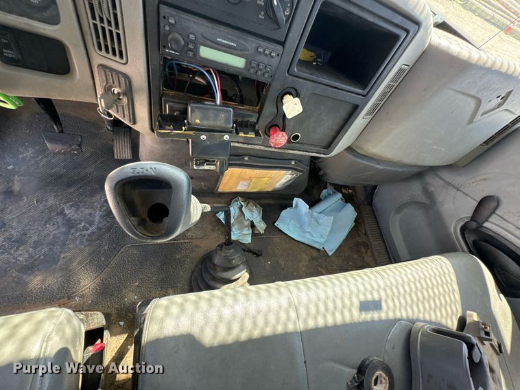 image for item DO0771 2008 International 4300 bucket truck