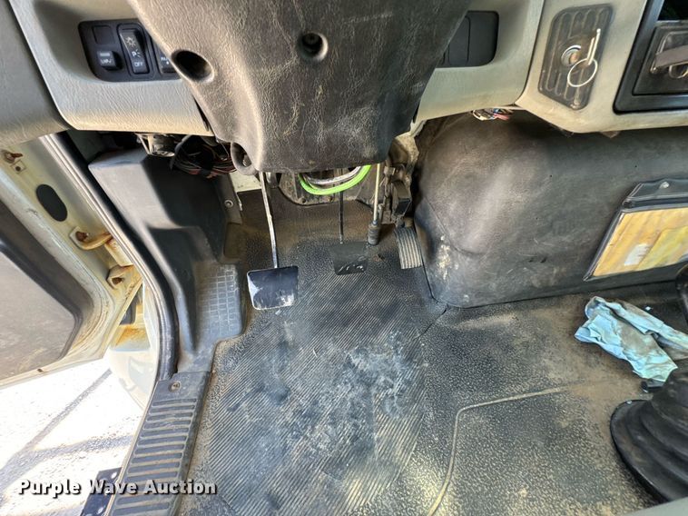 image for item DO0771 2008 International 4300 bucket truck