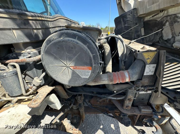 image for item DO0771 2008 International 4300 bucket truck