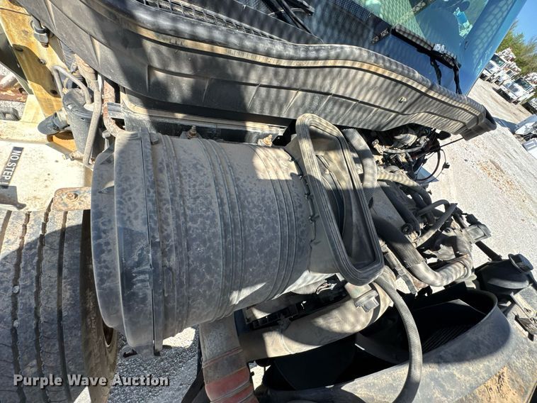 image for item DO0771 2008 International 4300 bucket truck