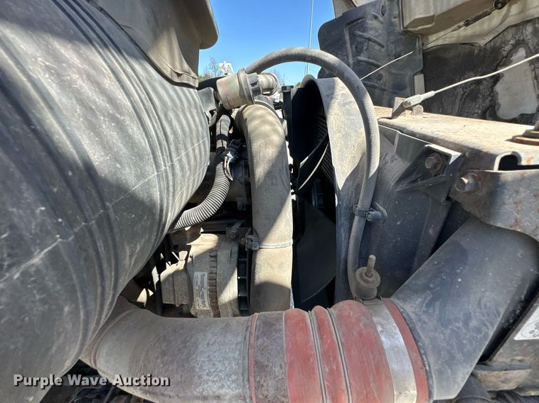 image for item DO0771 2008 International 4300 bucket truck