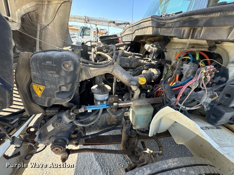 image for item DO0771 2008 International 4300 bucket truck