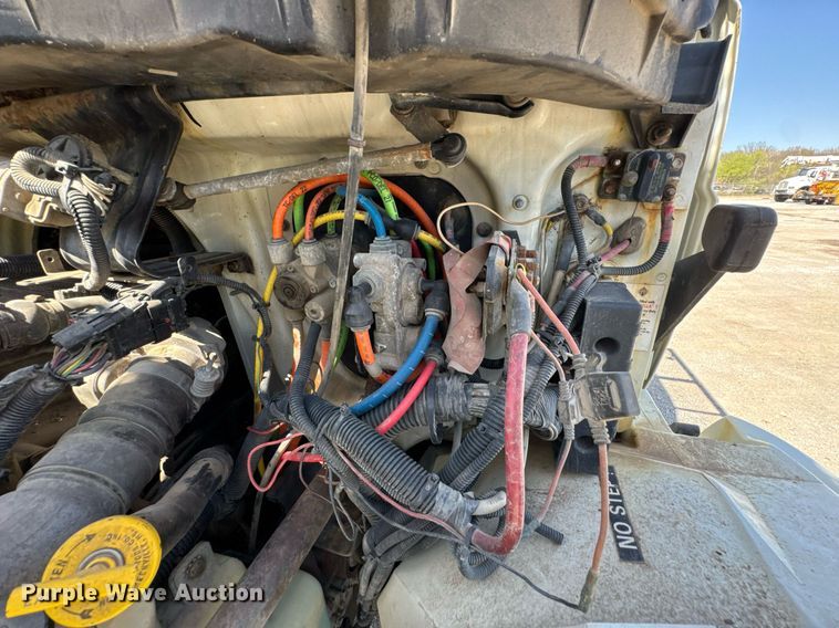 image for item DO0771 2008 International 4300 bucket truck