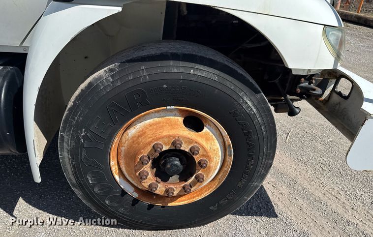 image for item DO0771 2008 International 4300 bucket truck