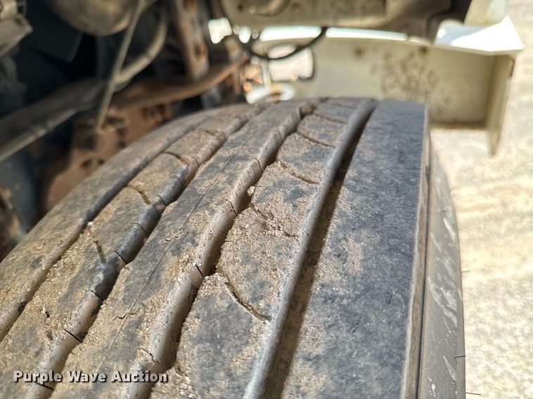 image for item DO0771 2008 International 4300 bucket truck