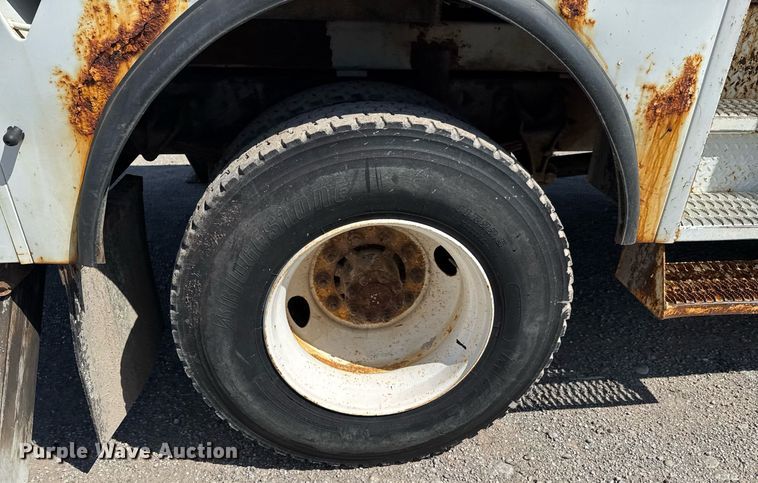 image for item DO0771 2008 International 4300 bucket truck