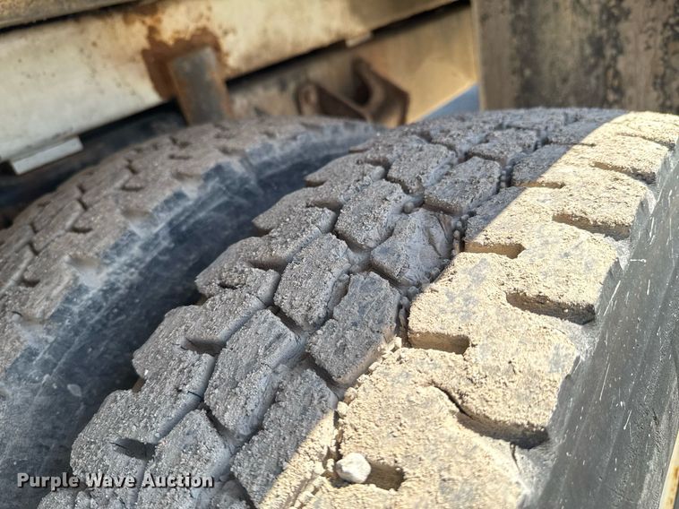 image for item DO0771 2008 International 4300 bucket truck