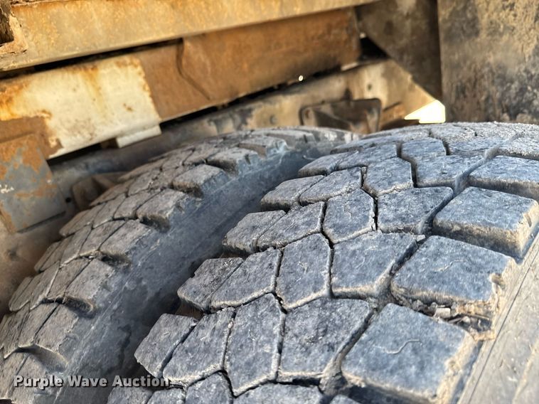 image for item DO0771 2008 International 4300 bucket truck