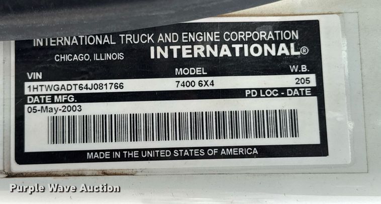 image for item DO0772 2004 International 7400 digger derrick truck