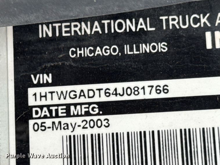 image for item DO0772 2004 International 7400 digger derrick truck