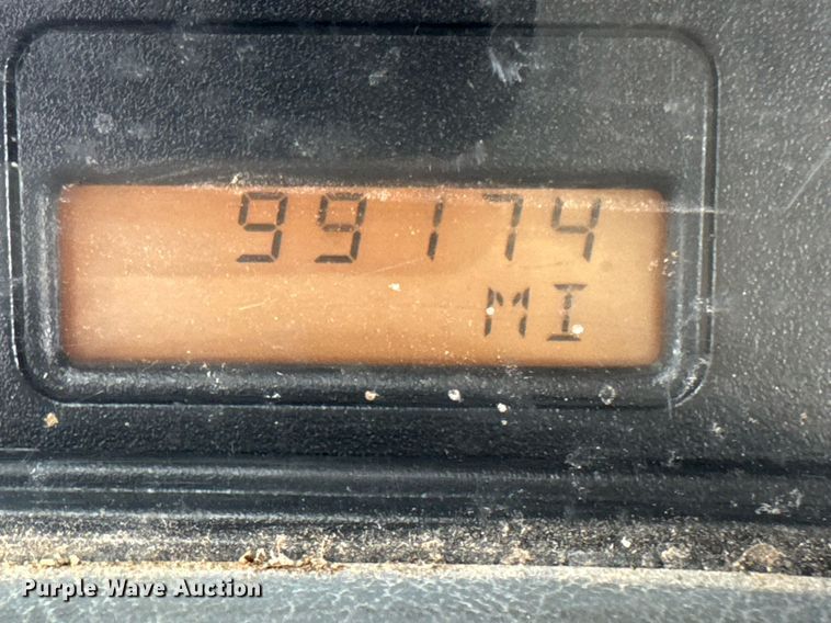 image for item DO0773 2006 International 4300 digger derrick truck