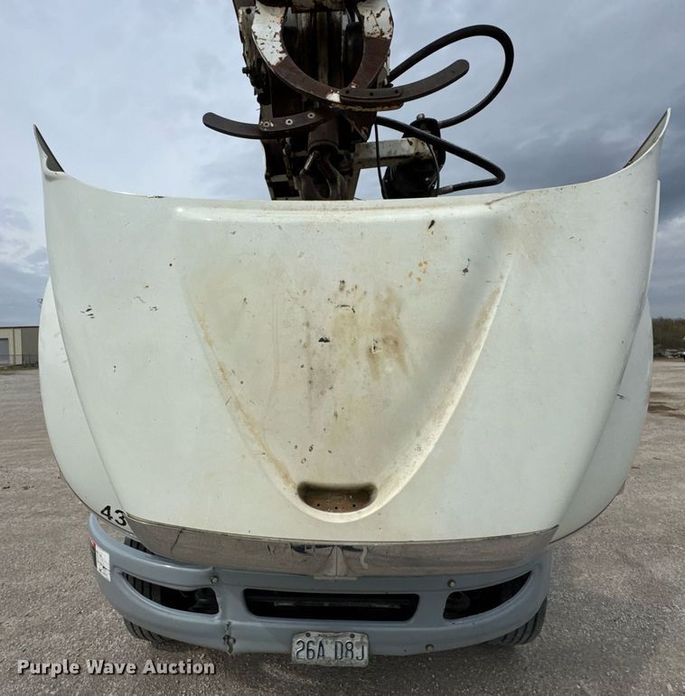 image for item DO0773 2006 International 4300 digger derrick truck