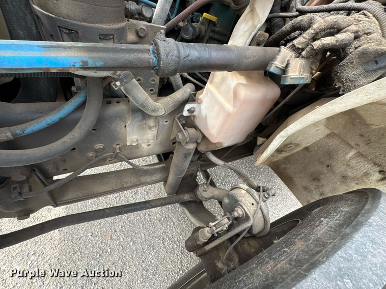 image for item DO0773 2006 International 4300 digger derrick truck