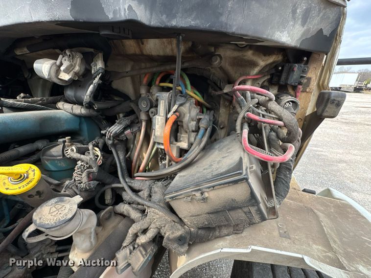 image for item DO0773 2006 International 4300 digger derrick truck