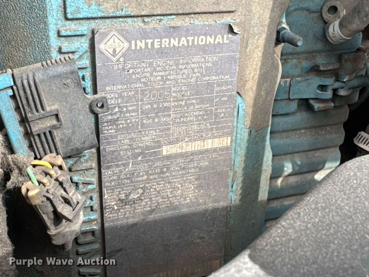 image for item DO0773 2006 International 4300 digger derrick truck