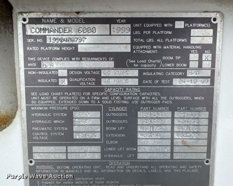 image for item DO0775 1999 International 4900 digger derrick truck