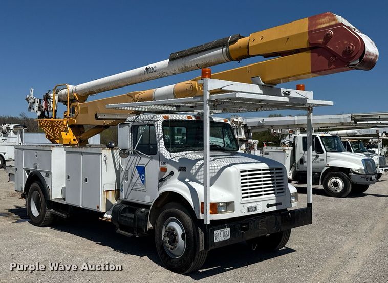 image for item DO0776 1999 International 4700 bucket truck