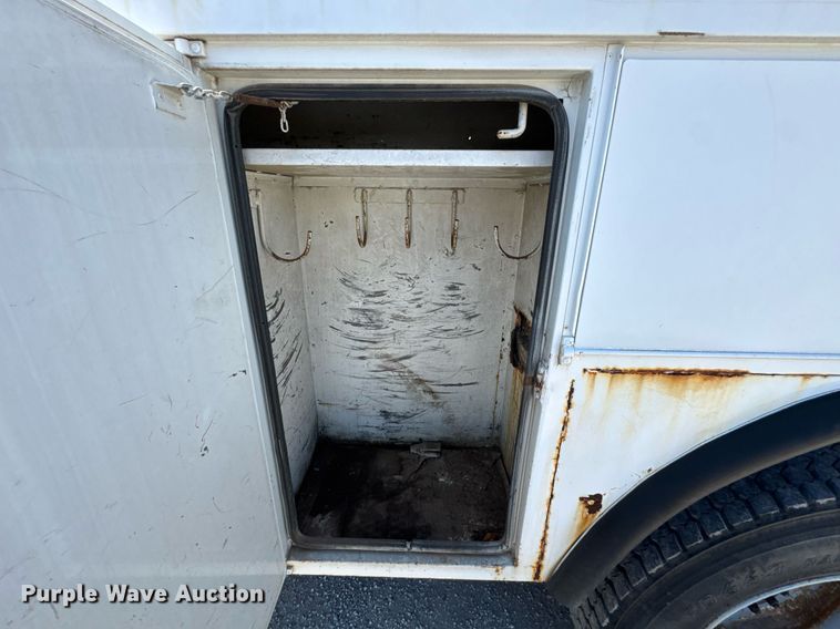 image for item DO0776 1999 International 4700 bucket truck