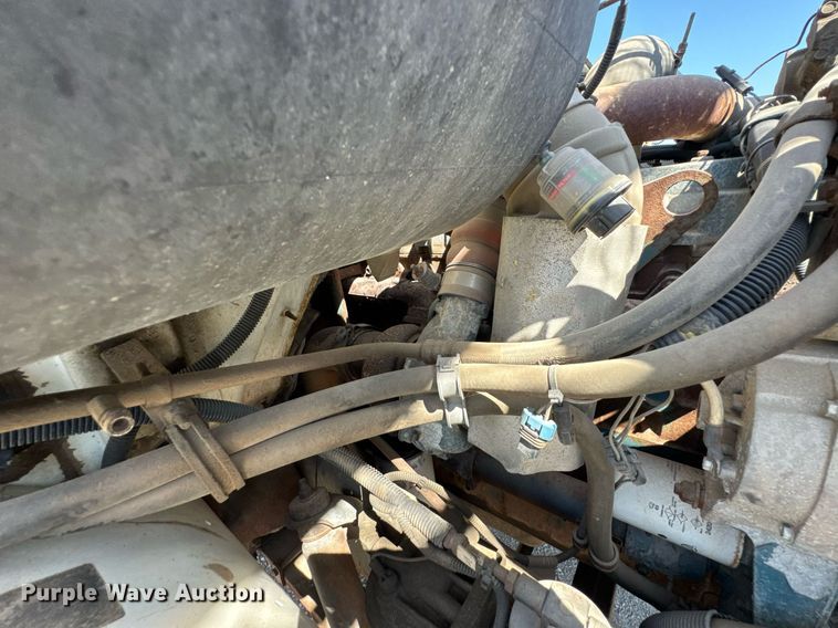 image for item DO0776 1999 International 4700 bucket truck