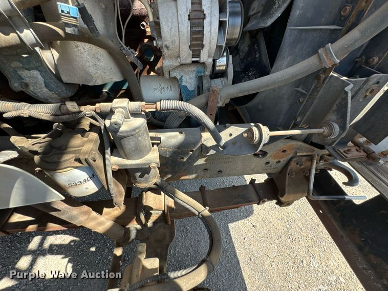 image for item DO0776 1999 International 4700 bucket truck