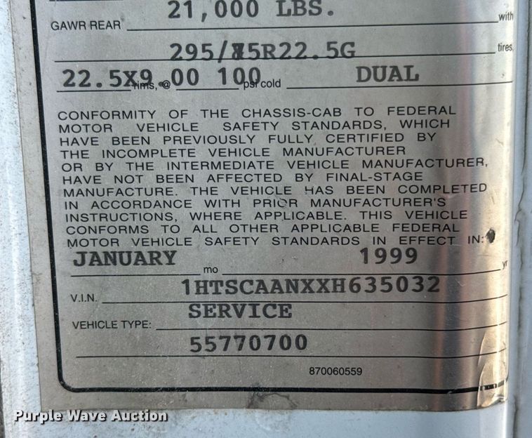 image for item DO0776 1999 International 4700 bucket truck