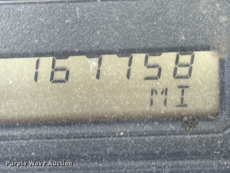 image for item DO0777 2004 International 4300 digger derrick truck