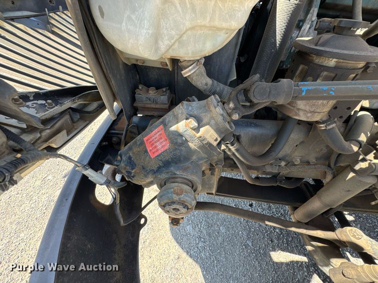 image for item DO0777 2004 International 4300 digger derrick truck