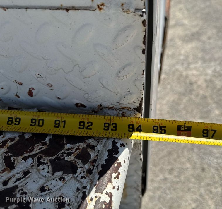 image for item DO0778 2001 Freightliner F80 bucket truck