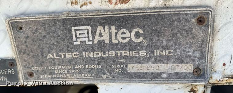 image for item DO0778 2001 Freightliner F80 bucket truck