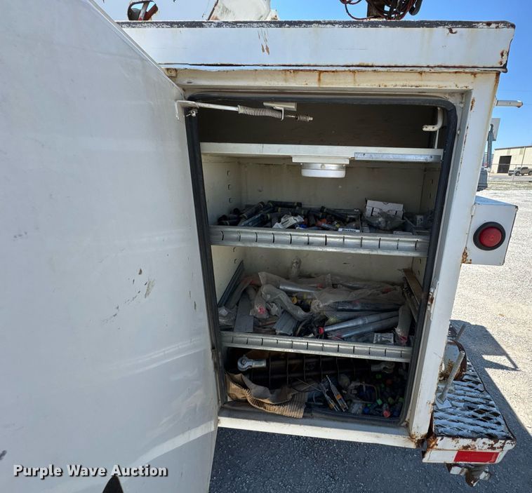 image for item DO0778 2001 Freightliner F80 bucket truck