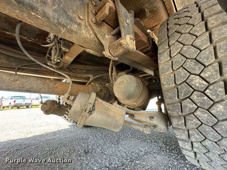 image for item DO0778 2001 Freightliner F80 bucket truck