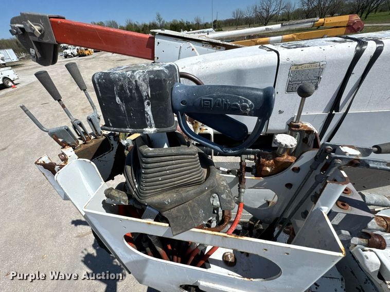 image for item DO0778 2001 Freightliner F80 bucket truck