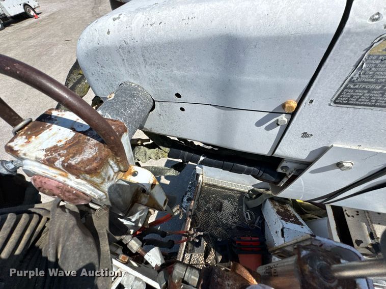 image for item DO0778 2001 Freightliner F80 bucket truck