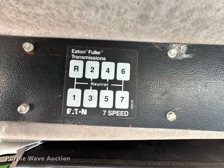 image for item DO0778 2001 Freightliner F80 bucket truck