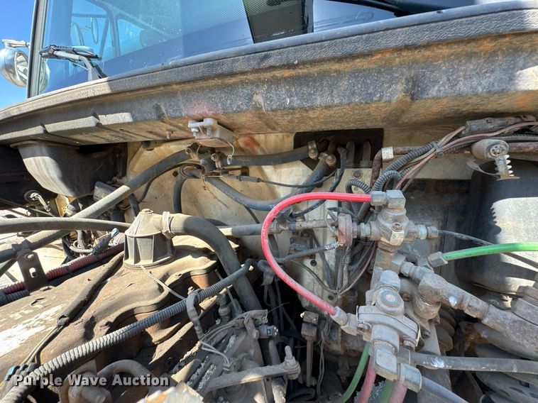 image for item DO0778 2001 Freightliner F80 bucket truck