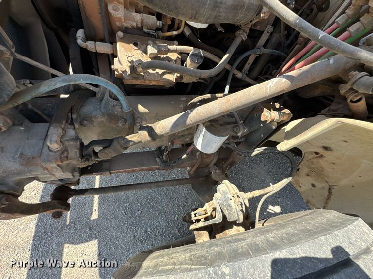 image for item DO0778 2001 Freightliner F80 bucket truck