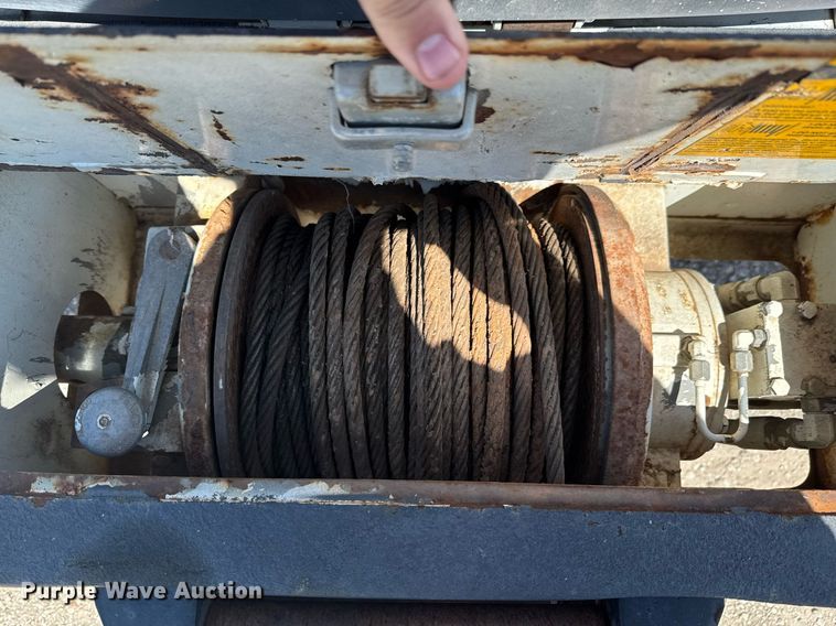 image for item DO0779 2005 International 4300 digger derrick truck