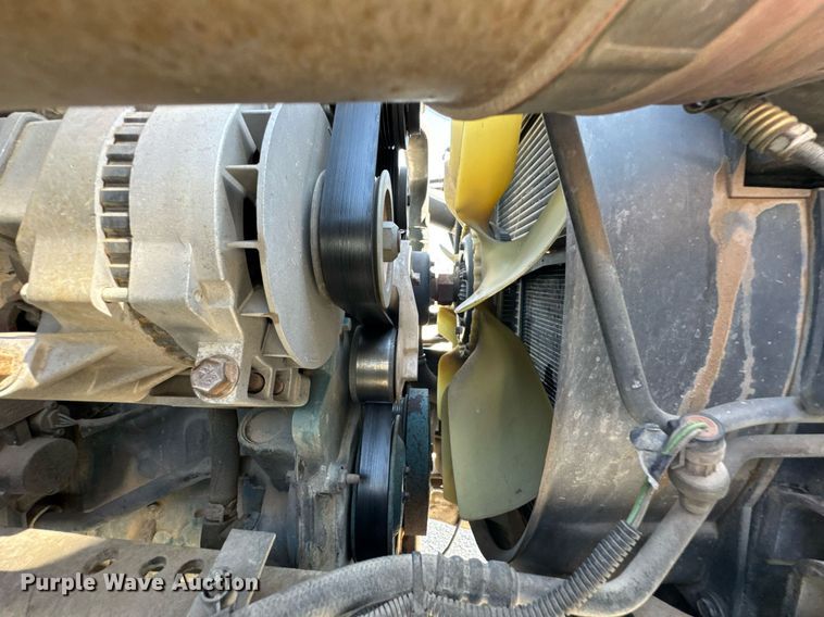 image for item DO0779 2005 International 4300 digger derrick truck