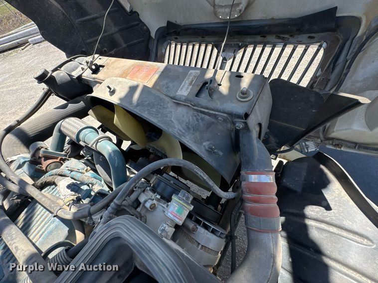 image for item DO0779 2005 International 4300 digger derrick truck