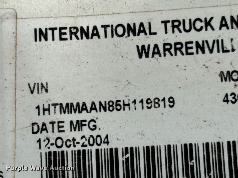 image for item DO0779 2005 International 4300 digger derrick truck