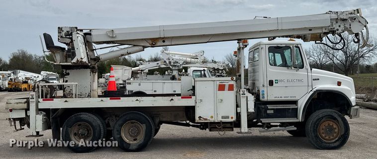 image for item DO0780 2002 Freightliner FL80 digger derrick truck