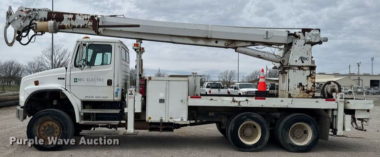 image for item DO0780 2002 Freightliner FL80 digger derrick truck