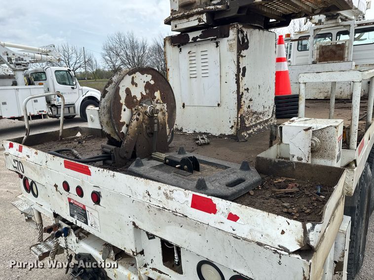 image for item DO0780 2002 Freightliner FL80 digger derrick truck