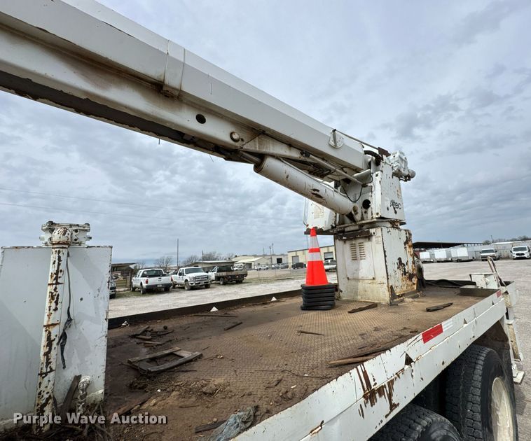 image for item DO0780 2002 Freightliner FL80 digger derrick truck