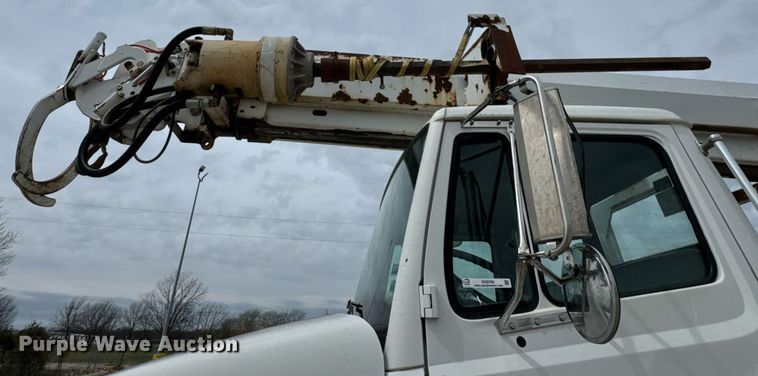 image for item DO0780 2002 Freightliner FL80 digger derrick truck